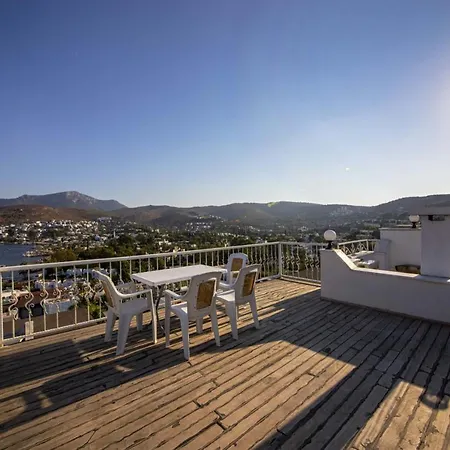 Seaside House With Mesmerizing View In Göltürkbükü