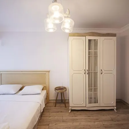 Seaside House With Mesmerizing View In Apartmán Golturkbuku