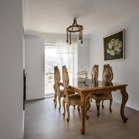 Seaside House With Mesmerizing View In Lejlighed *