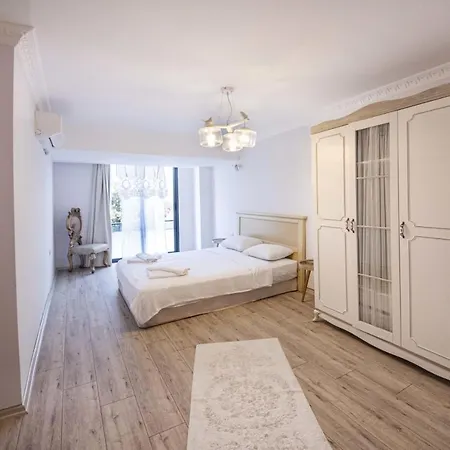 Seaside House With Mesmerizing View In Apartmán Golturkbuku
