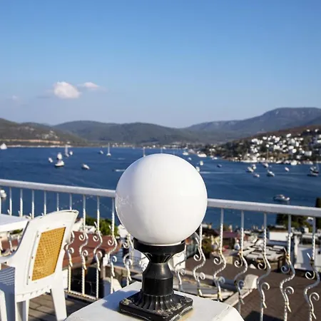 Seaside House With Mesmerizing View In Golturkbuku